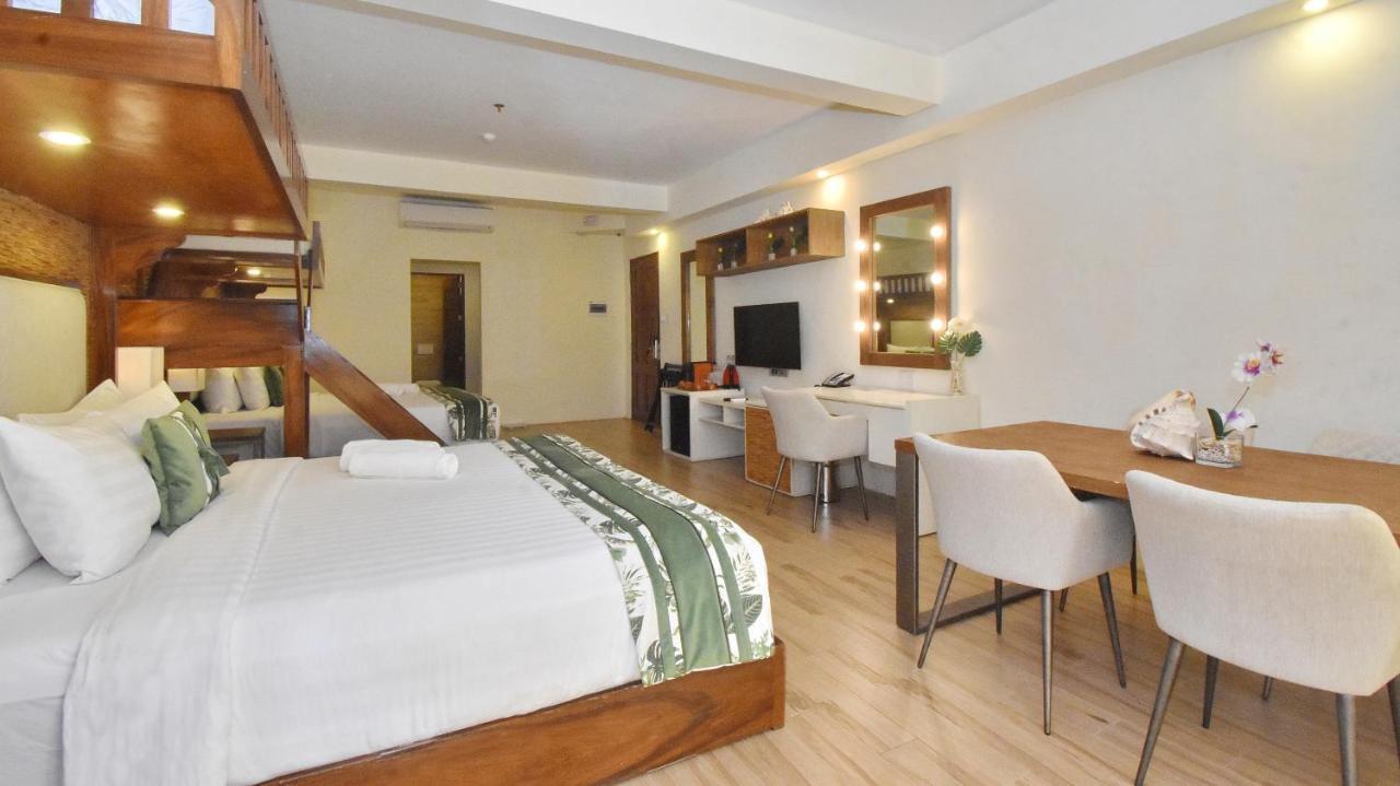 Ambassador In Paradise Balabag  Екстериор снимка Family Suite