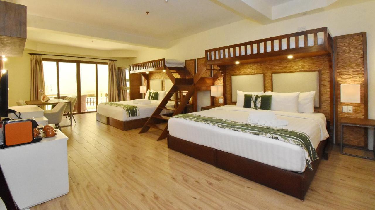 Ambassador In Paradise Balabag  Екстериор снимка Family Suite