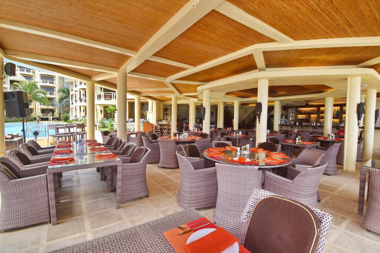 Ambassador In Paradise Balabag  Екстериор снимка The restaurant at the hotel